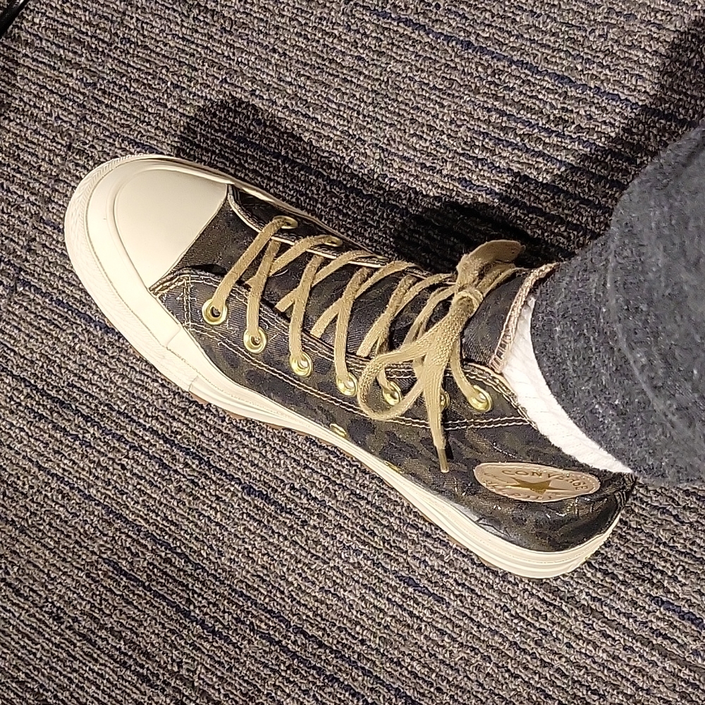 Converse High Top Ankle Boots in Dark Blue and Tan - Picture 12 of 12